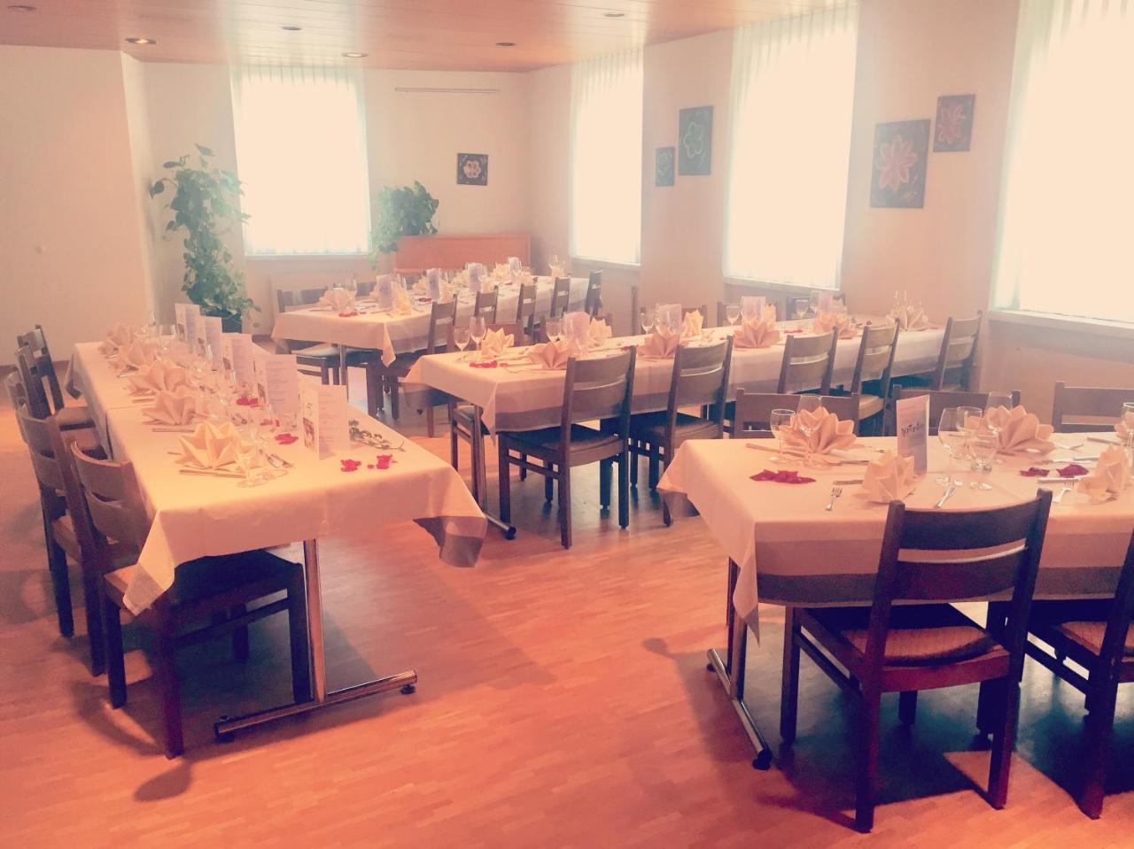 斯塔迪霍夫格拉鲁斯酒店&餐厅 外观 照片